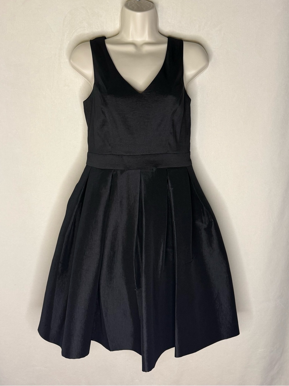 Jessica Simpson Black V-Neck Pleated Mini Dress